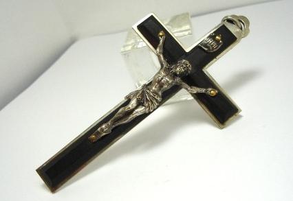 хрест католицький